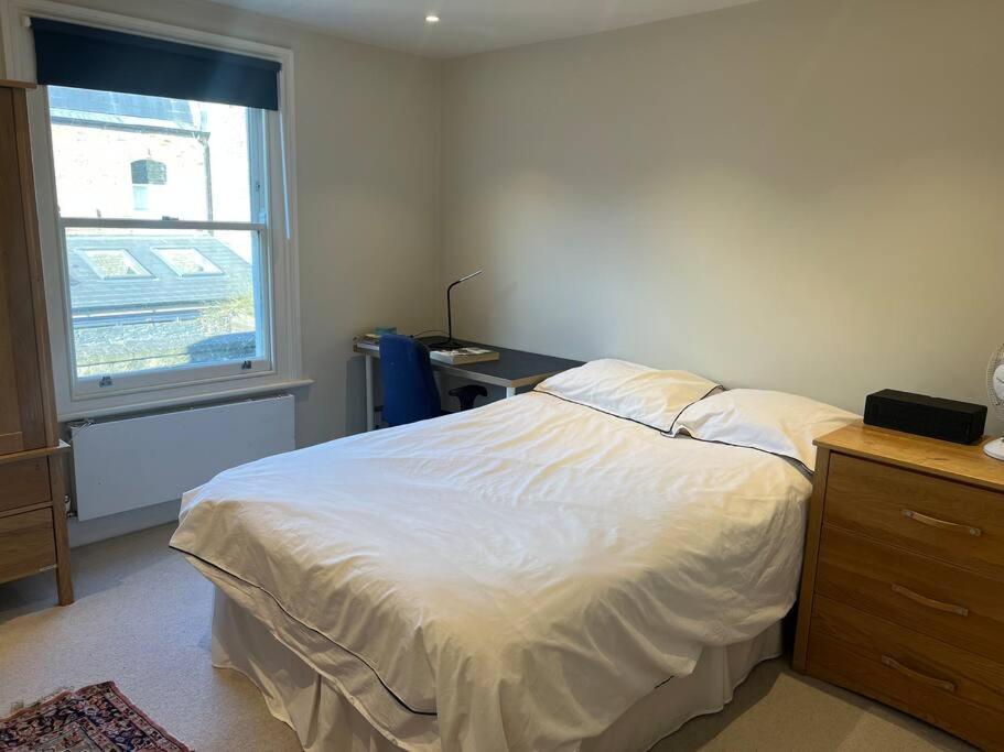Four Bedroom Modern Victorian Wandsworth House 伦敦 外观 照片