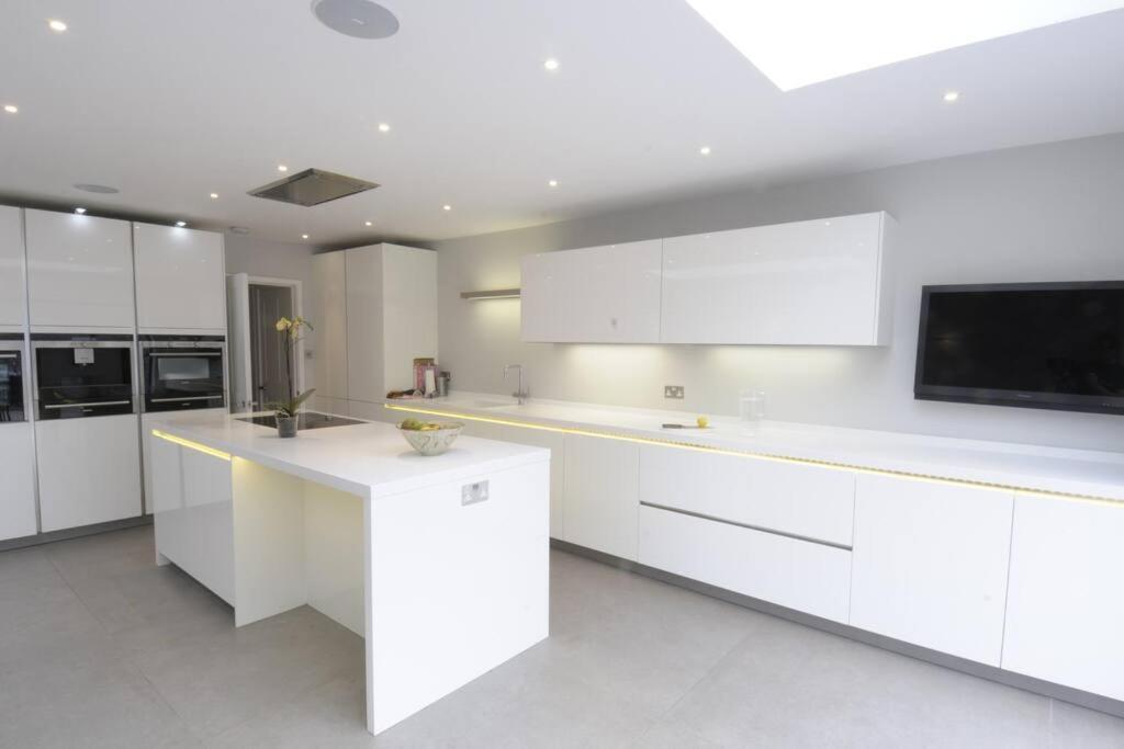 Four Bedroom Modern Victorian Wandsworth House 伦敦 外观 照片