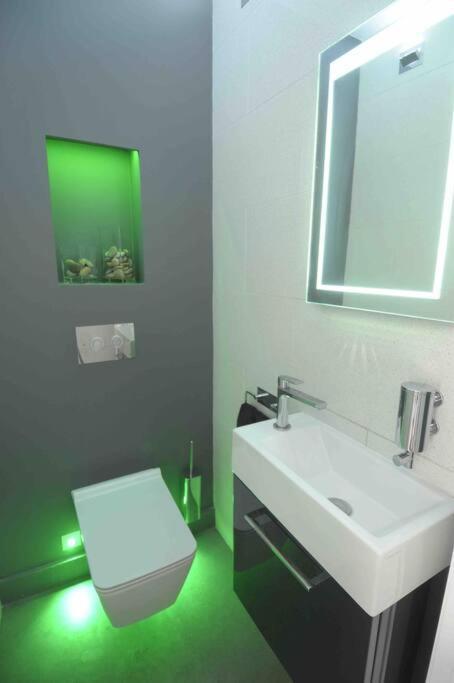 Four Bedroom Modern Victorian Wandsworth House 伦敦 外观 照片